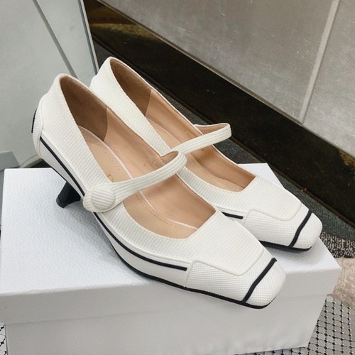 테크니컬 페브릭 펌프스