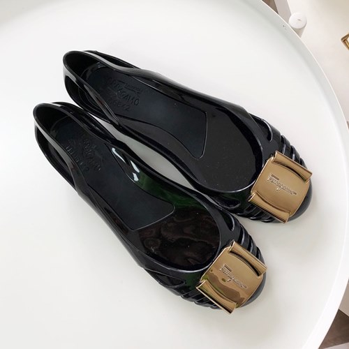 페라가모 SF-468155 버뮤다 마카롱 젤리슈즈