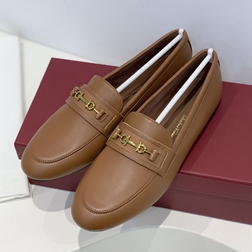 페라가모 간치니 로고 버클 로퍼