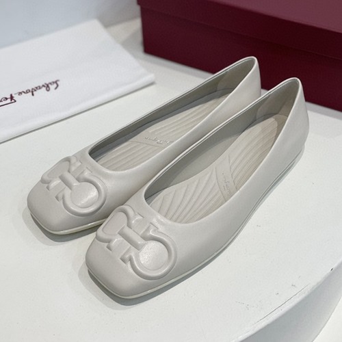 페라가모 간치니 로고 플랫슈즈