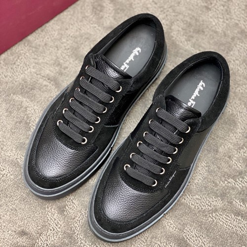 페라가모 남성용 스니커즈