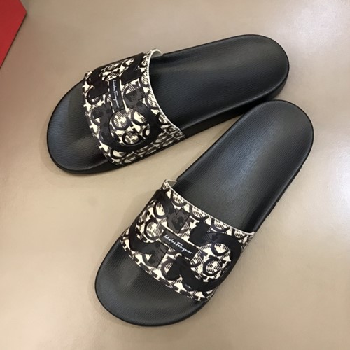 페라가모 남성용 슬리퍼