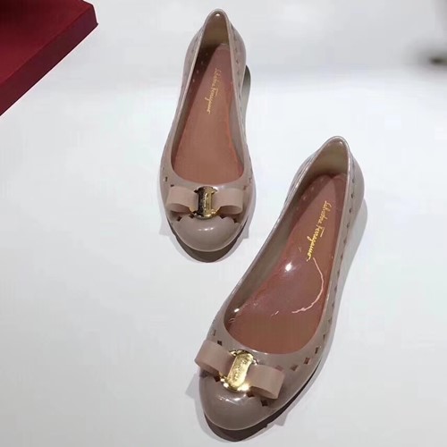 페라가모 리본 젤리슈즈