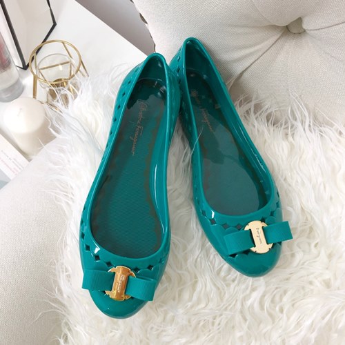 페라가모 리본 젤리슈즈