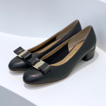 페라가모 바라 리본 펌프스