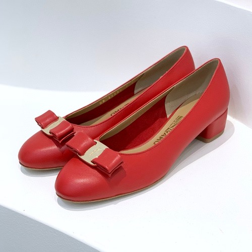 페라가모 바라 리본 펌프스