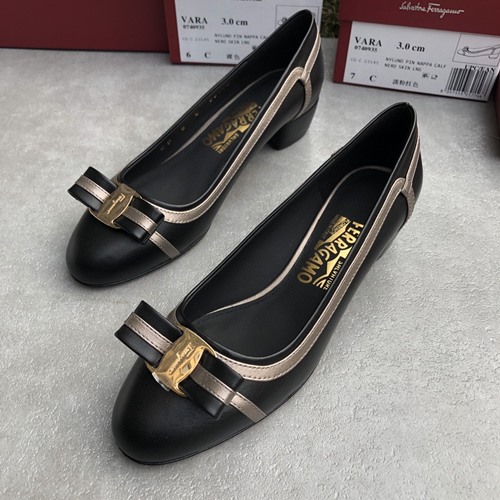 페라가모 바라 리본 펌프스