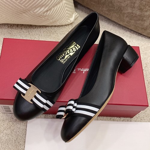 페라가모 바라 리본 펌프스