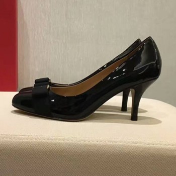 페라가모 바라 리본 펌프스