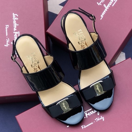 페라가모 바라 보우 샌들힐