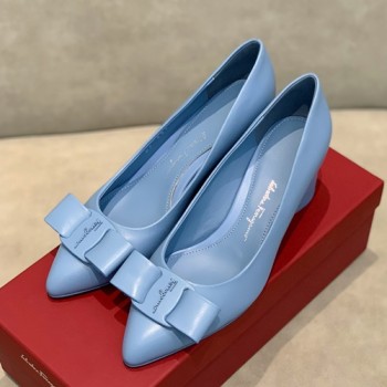 페라가모 비바 미들힐 펌프스