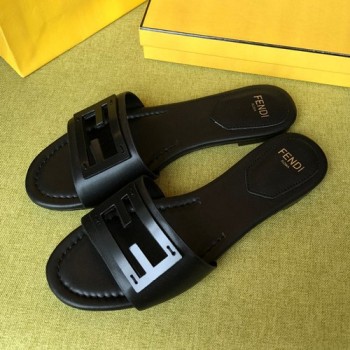 펜디 FF 로고 플라크 슬라이더 뮬 슬리퍼