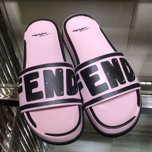 펜디 로고 슬리퍼