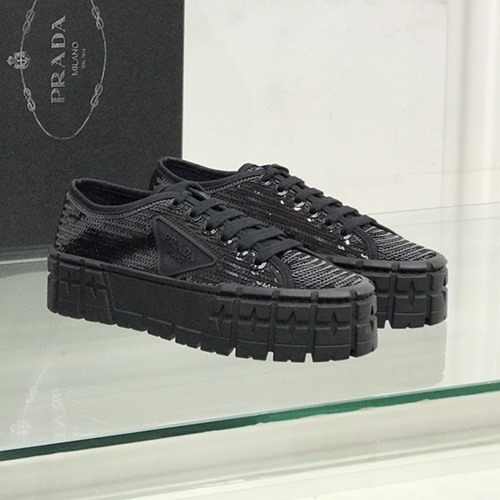 프라다 개버딘 휠 스니커즈