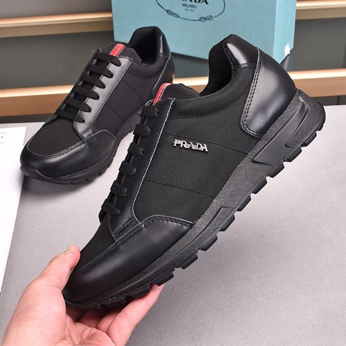 프라다 남성용 스니커즈