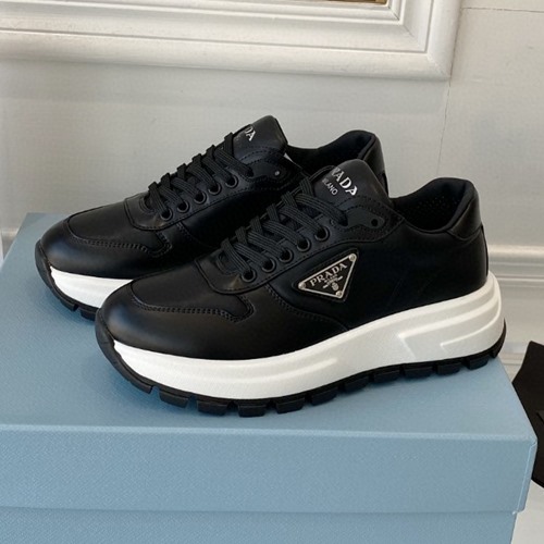 프라다 로우탑 스니커즈