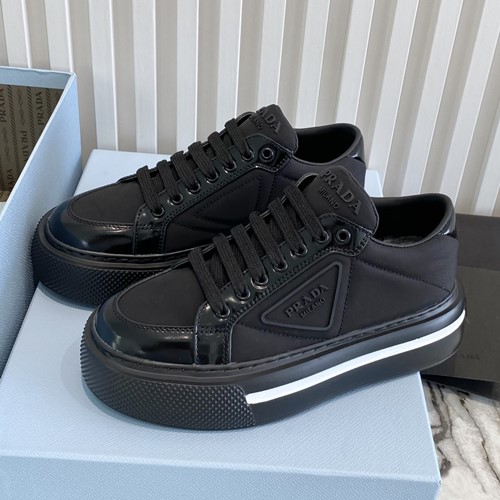 프라다 로우탑 스니커즈
