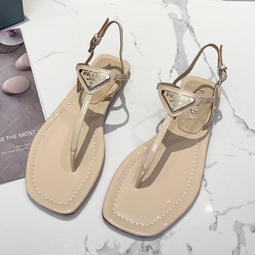 프라다 삼각로고 T 스트랩 샌들