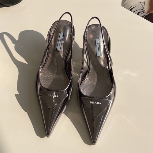 프라다 삼각로고 브러시드 슬링백