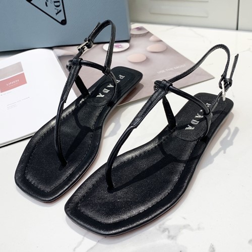 프라다 스트랩 샌들