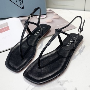 프라다 스트랩 샌들