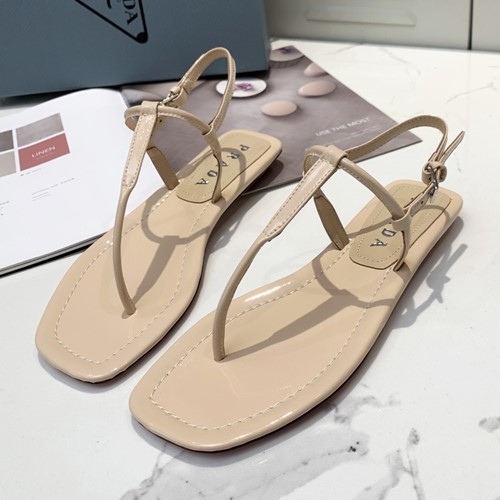 프라다 스트랩 샌들