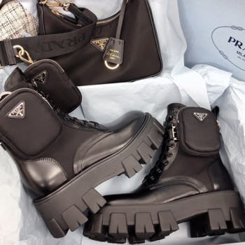 프라다 포켓 컴뱃 워커부츠