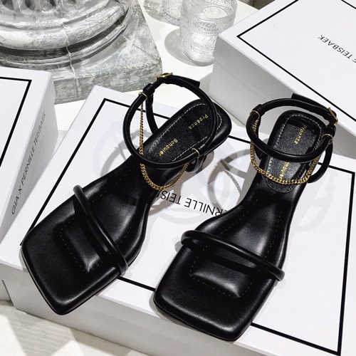 프로엔자슐러 샌들