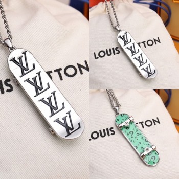 루이비통 스케이트보드 팬던트 목걸이