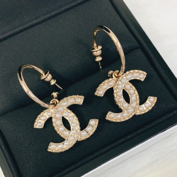 샤넬 C로고 귀걸이