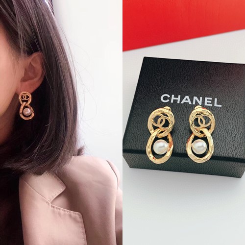샤넬 C로고 귀걸이