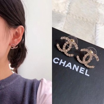 샤넬 C로고 귀걸이