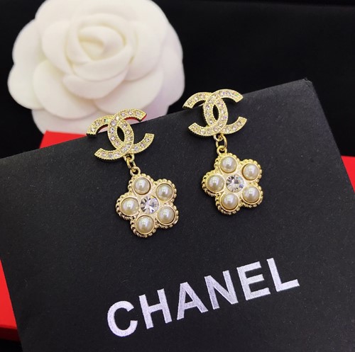 샤넬 C로고 귀걸이