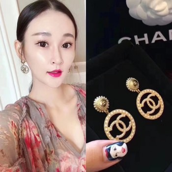 샤넬 C로고 진주 귀걸이