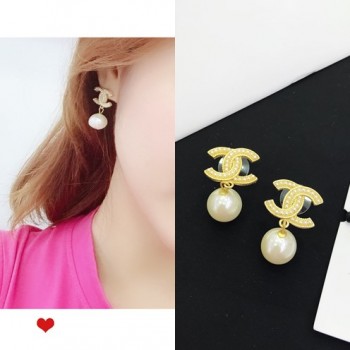 샤넬 C로고 진주 귀걸이