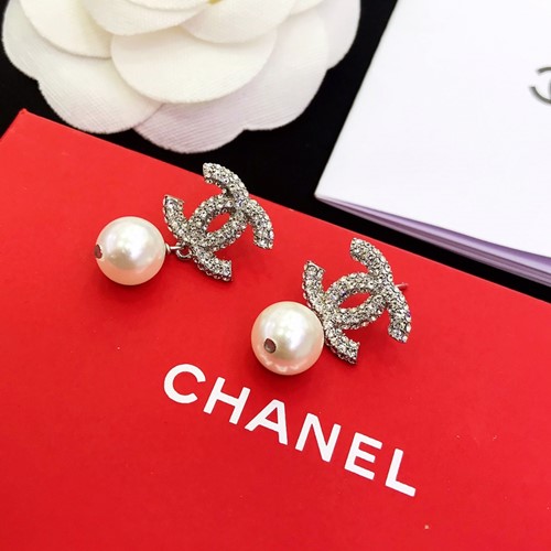 샤넬 C로고 진주 귀걸이
