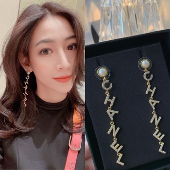 샤넬 이니셜 드롭 귀걸이