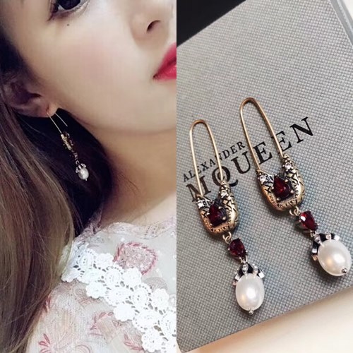 알렉산더 맥퀸 귀걸이