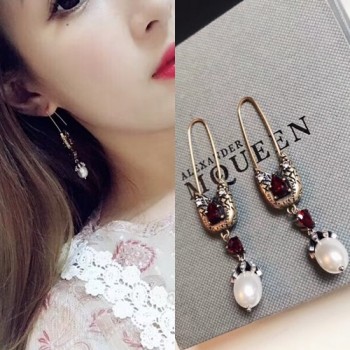 알렉산더 맥퀸 귀걸이