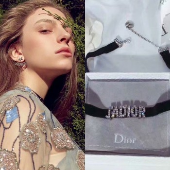 자디올 로고 쵸크 귀걸이 셋트