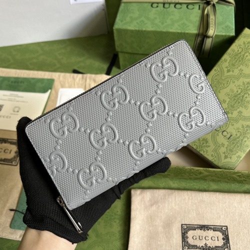구찌 625558 GG 엠보스 래더 장지갑
