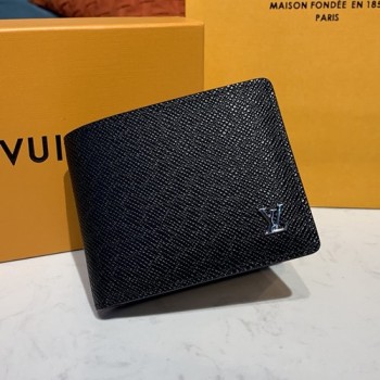 루이비통 타이가 멀티플 월릿