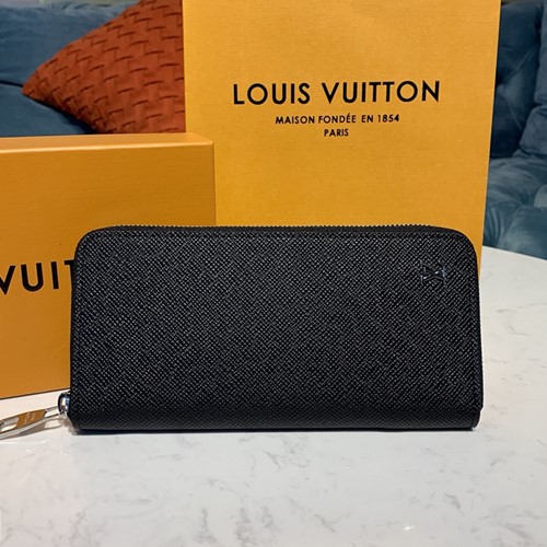 루이비통 타이가 지피 버티칼 월릿