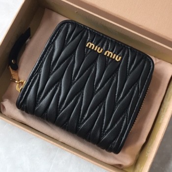 미우미우 마틀라쎄 반지갑